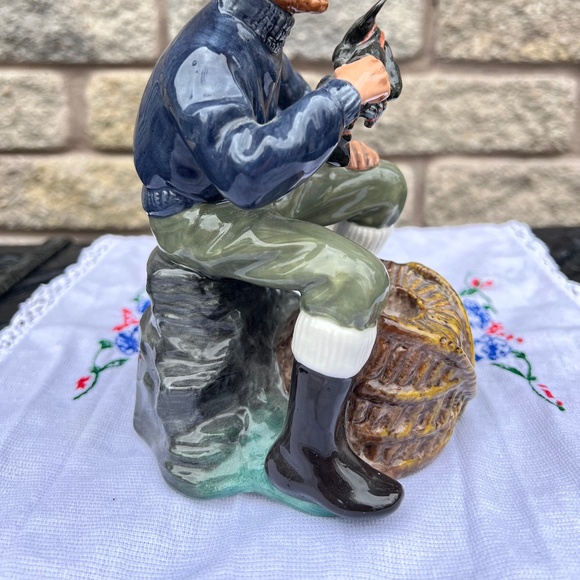 Vintage Royal Doulton's 'The Lobster Man' - Picture 5 of 9